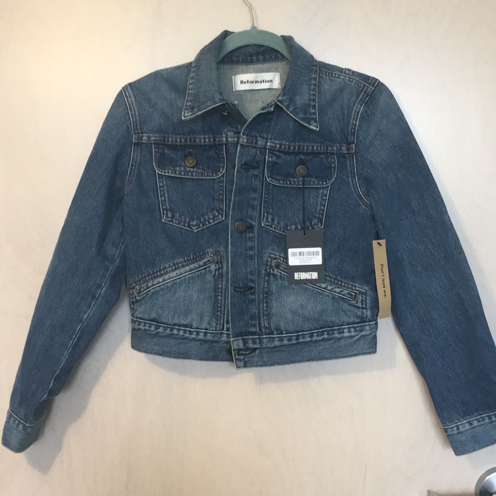 Reformation Dixon Denim Jacket in Sequoia Wash - Picture 4 of 8